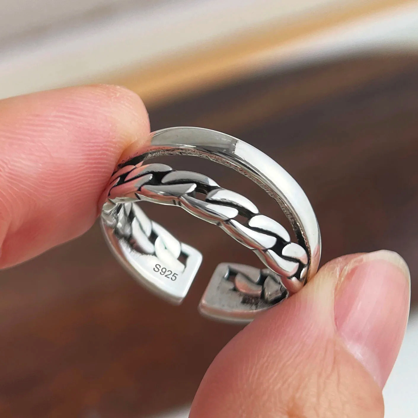 Vaelor Double Line Ring