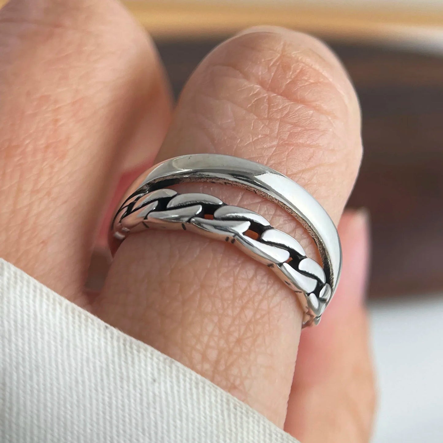 Vaelor Double Line Ring